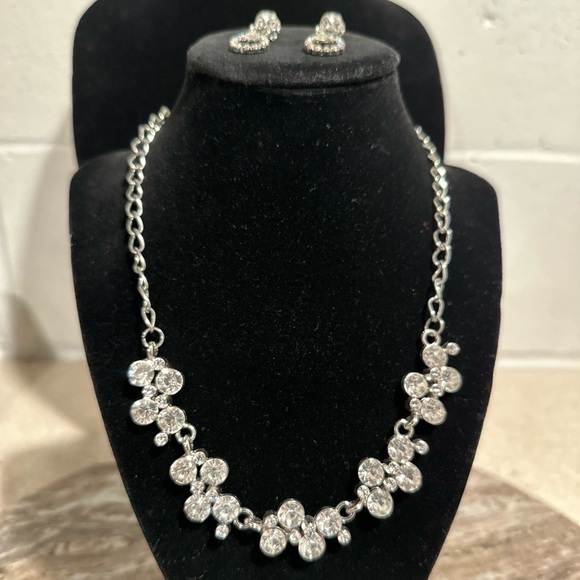 Jewelry Bundle of 3, Statement Bib, Cuff Bracelet & Sparkle Earrings New & Used - Picture 6 of 12